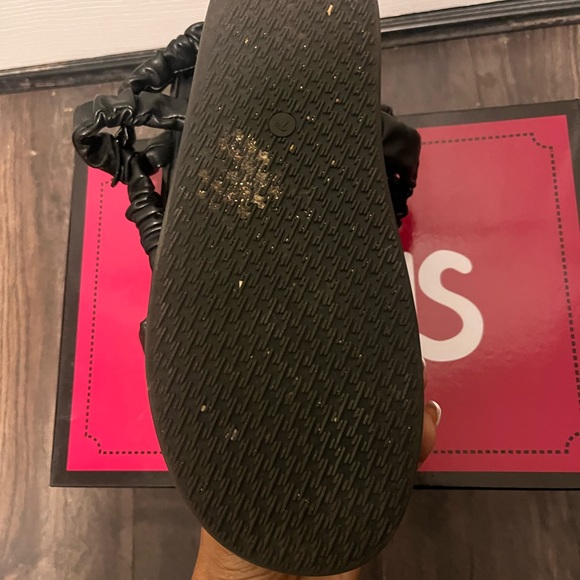 Sandals - Picture 7 of 9